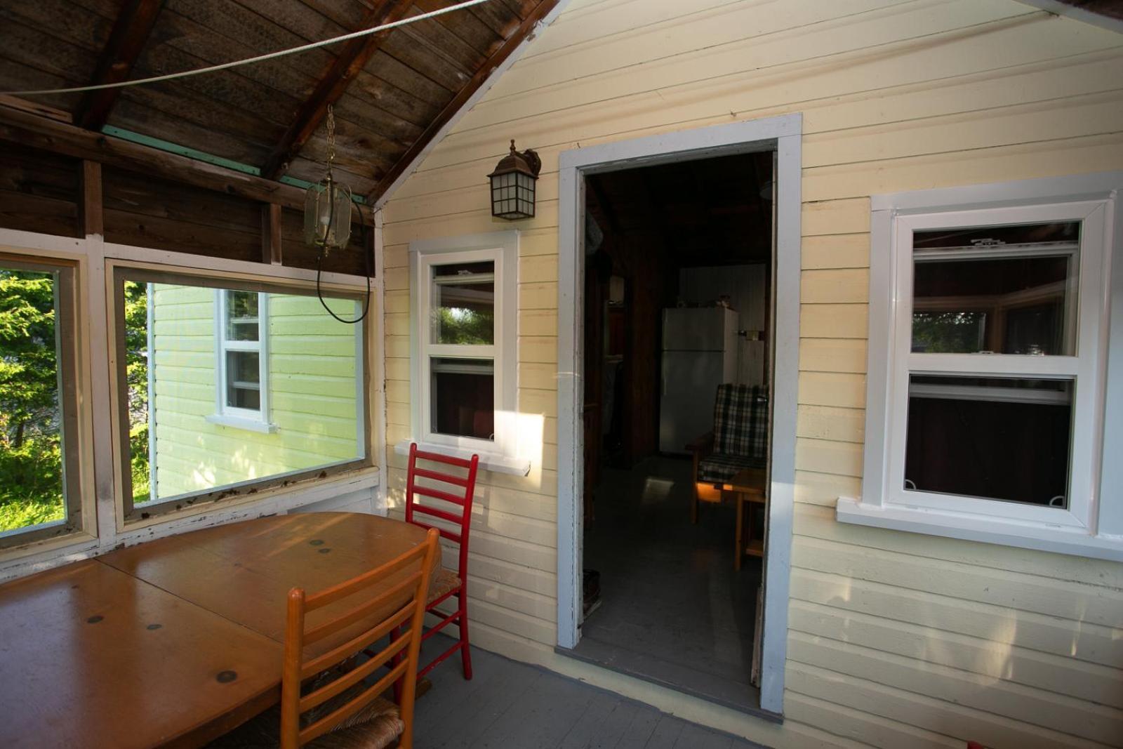 Fun Place With A Sandy Beach For Swimming, Boating, And Fishing, Featuring 3 Available Cabins Fenelon Falls Exterior foto