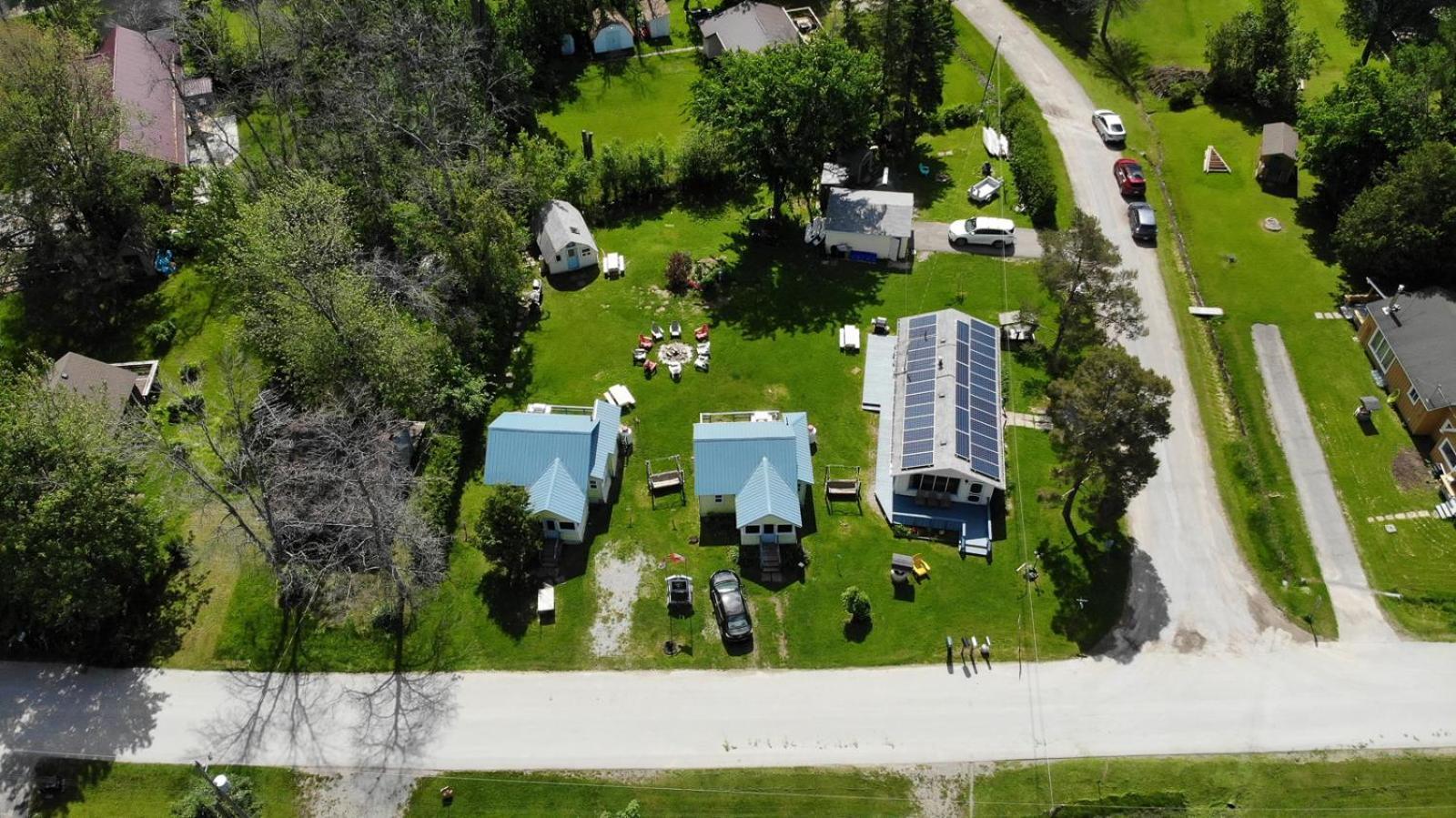 Fun Place With A Sandy Beach For Swimming, Boating, And Fishing, Featuring 3 Available Cabins Fenelon Falls Exterior foto