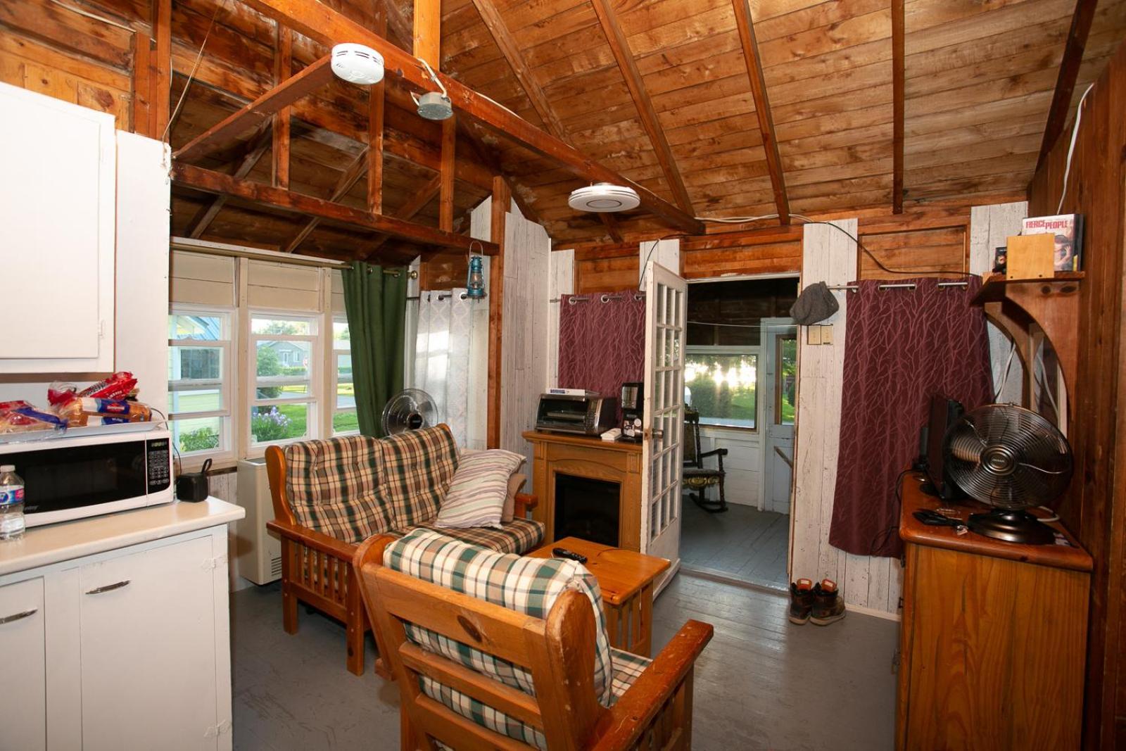 Fun Place With A Sandy Beach For Swimming, Boating, And Fishing, Featuring 3 Available Cabins Fenelon Falls Exterior foto